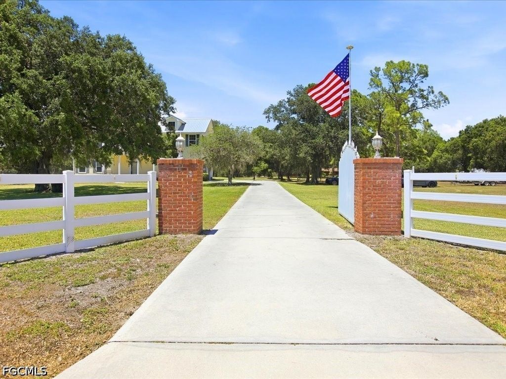 21651 Tuckahoe RD, Alva, FL 33920