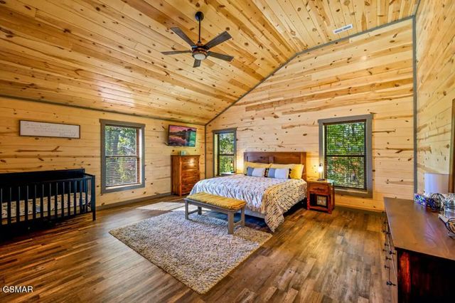 2612 Cloud View Drive, Sevierville, TN 37862