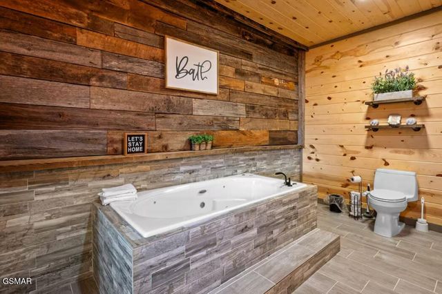 2612 Cloud View Drive, Sevierville, TN 37862