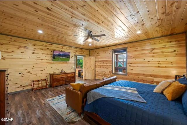 2612 Cloud View Drive, Sevierville, TN 37862