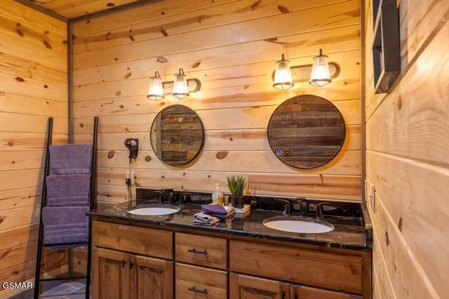 2612 Cloud View Drive, Sevierville, TN 37862