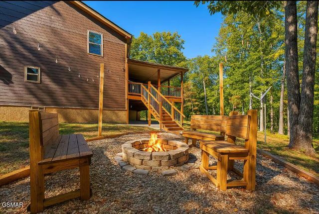 2612 Cloud View Drive, Sevierville, TN 37862