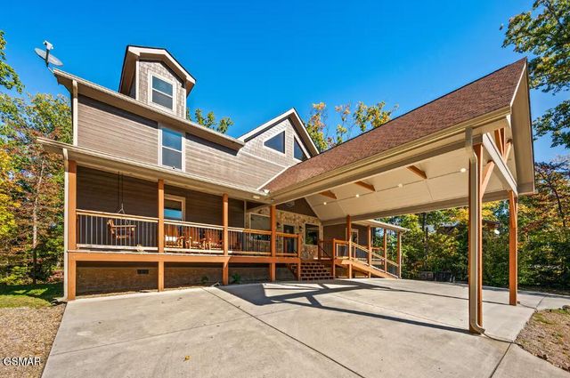 2612 Cloud View Drive, Sevierville, TN 37862