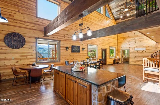 2612 Cloud View Drive, Sevierville, TN 37862