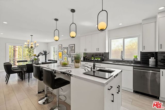 21490 Arcos Drive, Los Angeles, CA 91364