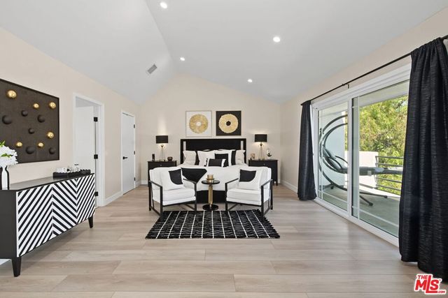 21490 Arcos Drive, Los Angeles, CA 91364