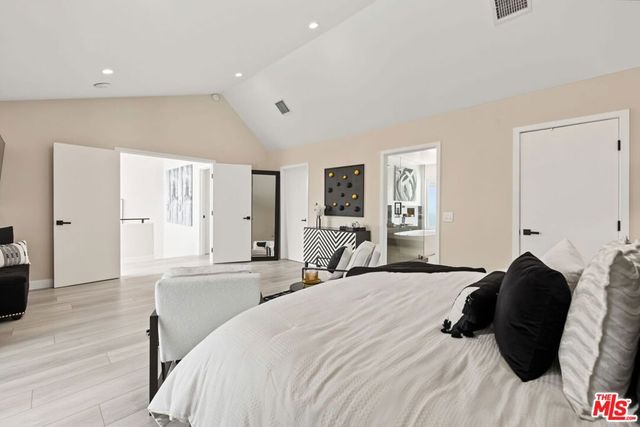 21490 Arcos Drive, Los Angeles, CA 91364