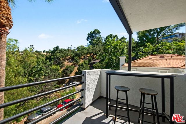 21490 Arcos Drive, Los Angeles, CA 91364