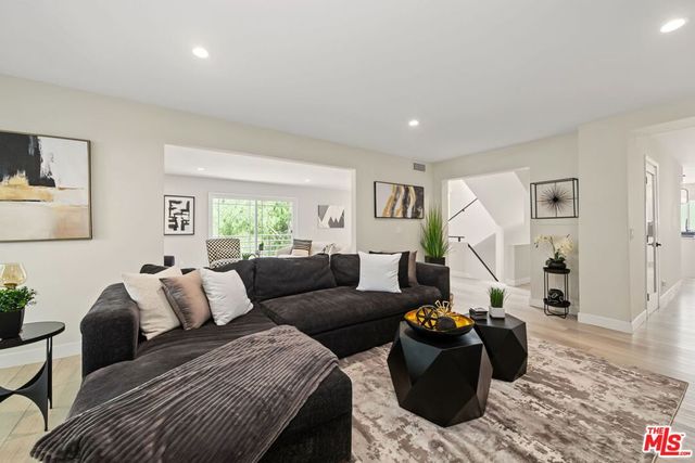 21490 Arcos Drive, Los Angeles, CA 91364