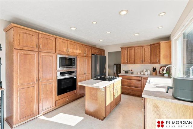 6506 S 149th Avenue, Omaha, NE 68137