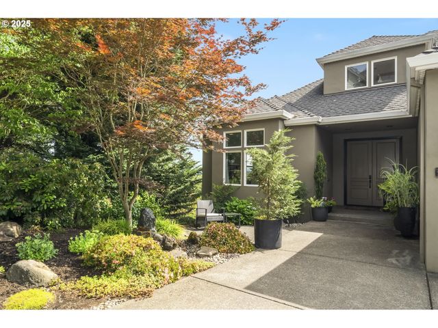 7568 S LAVIEW Dr, Portland, OR 97219