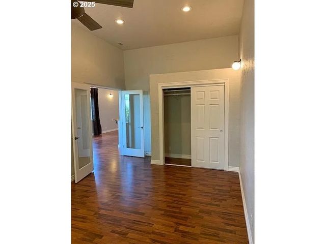 7568 S LAVIEW Dr, Portland, OR 97219