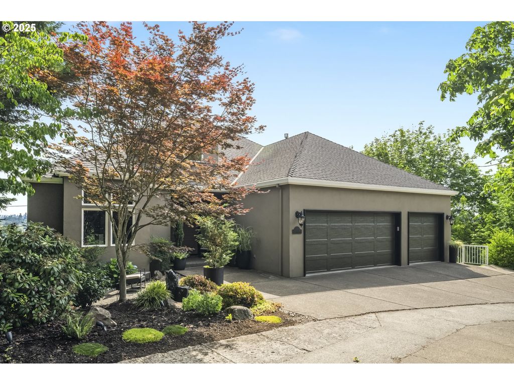 7568 S LAVIEW Dr, Portland, OR 97219