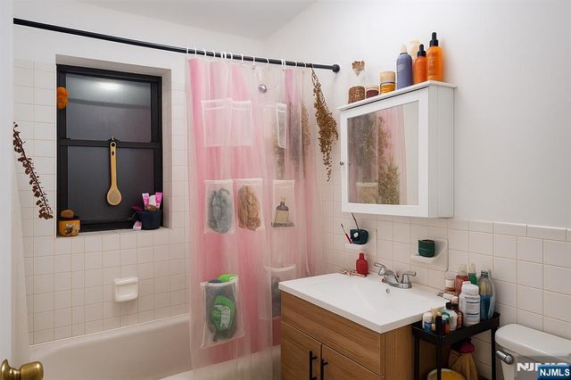 270 Harrison Avenue A-209, Jersey City, NJ 07304