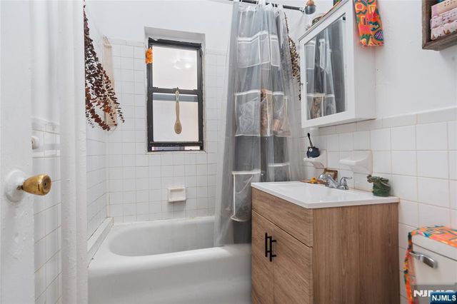 270 Harrison Avenue A-209, Jersey City, NJ 07304