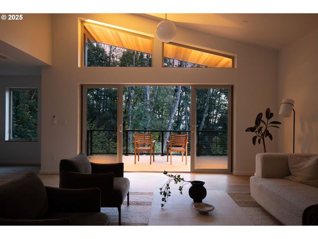 3105 Nw BLUE SKY Ln, Portland, OR 97229