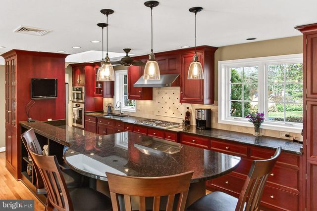 7509 WALTON LN, Annandale, VA 22003