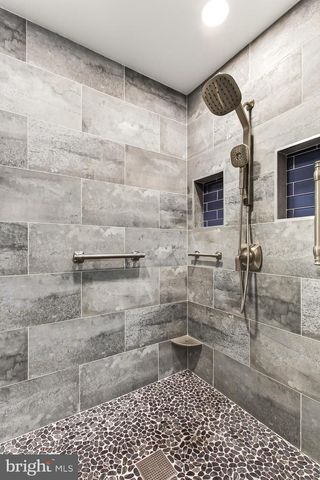 7509 WALTON LN, Annandale, VA 22003