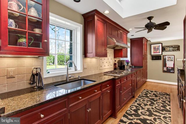 7509 WALTON LN, Annandale, VA 22003