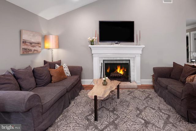 172 PENNINGTON HARBOURTON RD, Pennington, NJ 08534