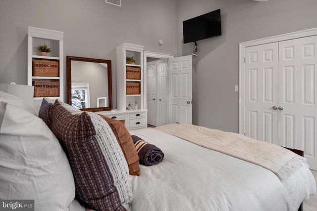 172 PENNINGTON HARBOURTON RD, Pennington, NJ 08534