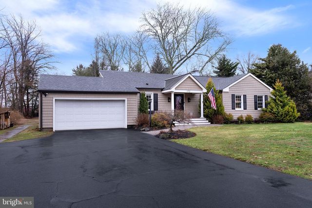 172 PENNINGTON HARBOURTON RD, Pennington, NJ 08534