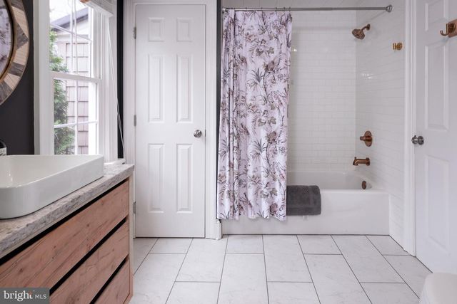 172 PENNINGTON HARBOURTON RD, Pennington, NJ 08534