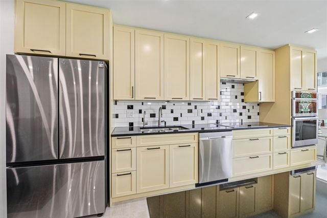 3233 NE 34th Street 812A, Fort Lauderdale, FL 33308