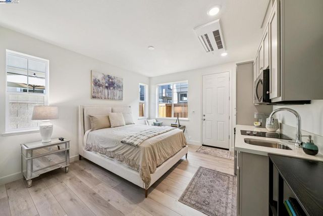 270 Mindy Way, Pittsburg, CA 94565