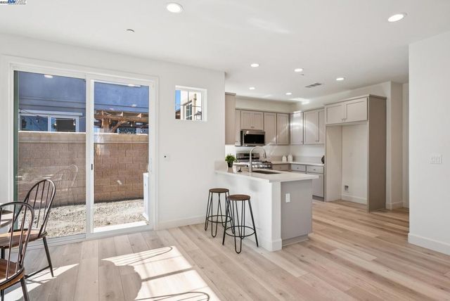 270 Mindy Way, Pittsburg, CA 94565