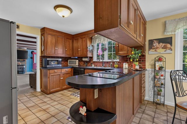 64 Peaslee Road, Merrimack, NH 03054