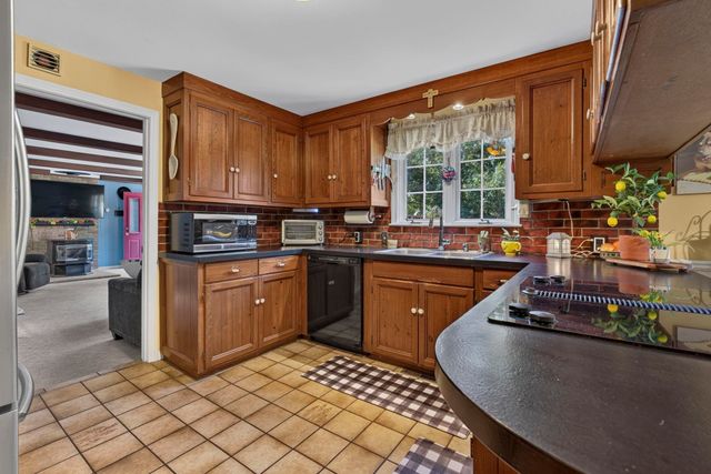 64 Peaslee Road, Merrimack, NH 03054