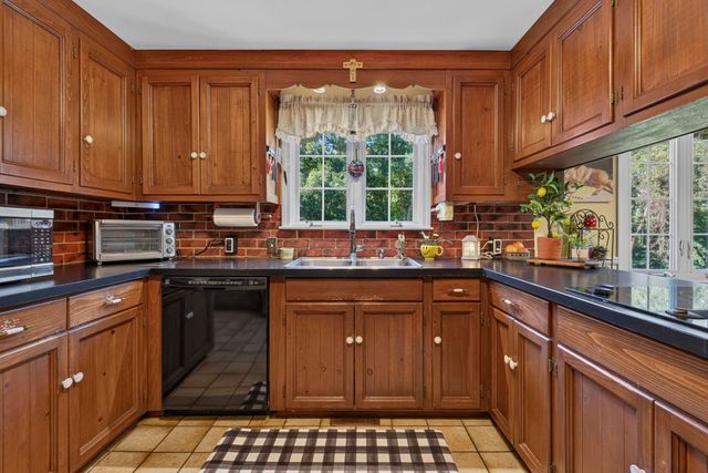 64 Peaslee Road, Merrimack, NH 03054