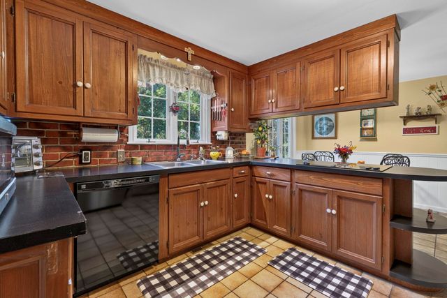 64 Peaslee Road, Merrimack, NH 03054