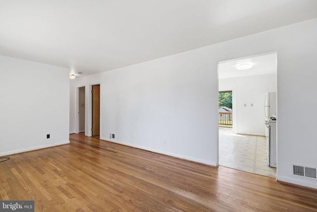 9205 4TH ST, Lanham, MD 20706