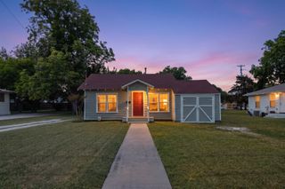 913 17th Street, Plano, TX 75074
