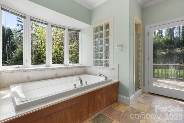 421 18th Avenue Lane NW, Hickory, NC 28601