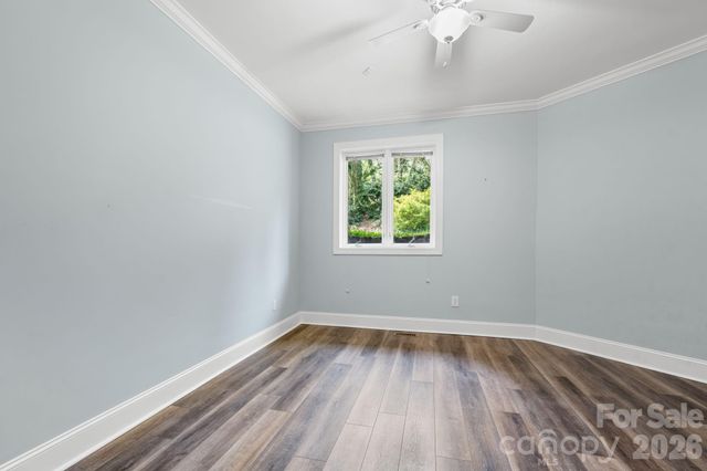 421 18th Avenue Lane NW, Hickory, NC 28601