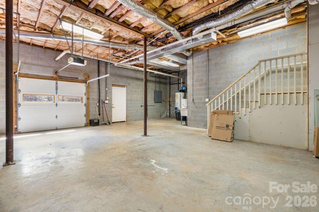 421 18th Avenue Lane NW, Hickory, NC 28601
