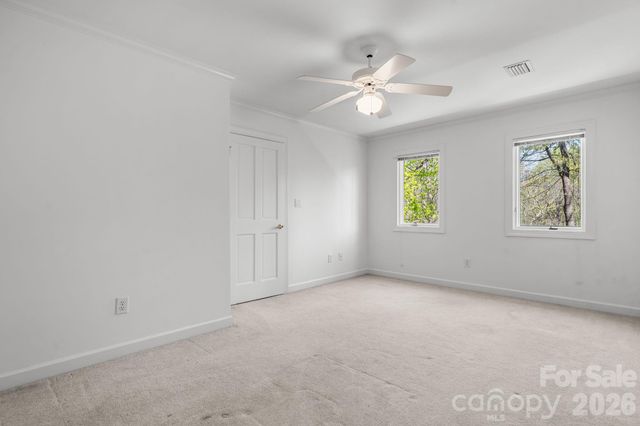 421 18th Avenue Lane NW, Hickory, NC 28601