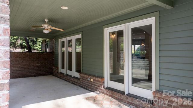 421 18th Avenue Lane NW, Hickory, NC 28601
