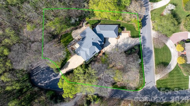 421 18th Avenue Lane NW, Hickory, NC 28601