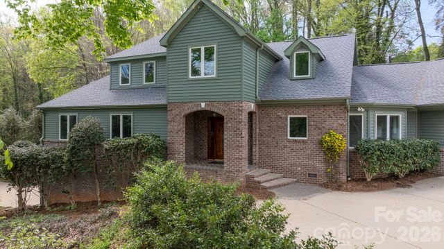 421 18th Avenue Lane NW, Hickory, NC 28601