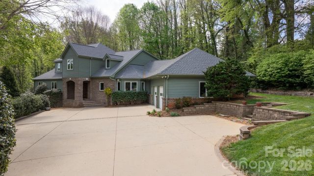 421 18th Avenue Lane NW, Hickory, NC 28601