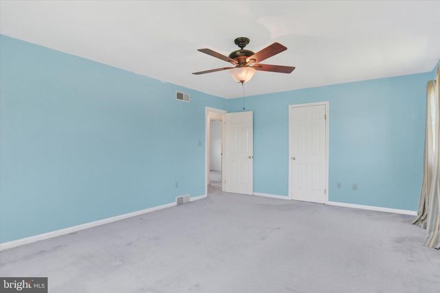 411 HOPI DR, Mechanicsburg, PA 17050