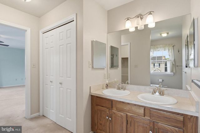 411 HOPI DR, Mechanicsburg, PA 17050