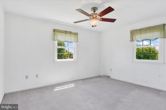 411 HOPI DR, Mechanicsburg, PA 17050