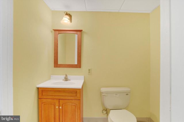 411 HOPI DR, Mechanicsburg, PA 17050