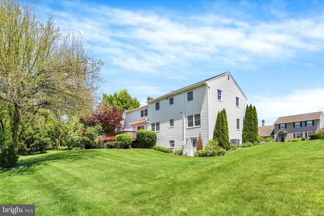 411 HOPI DR, Mechanicsburg, PA 17050