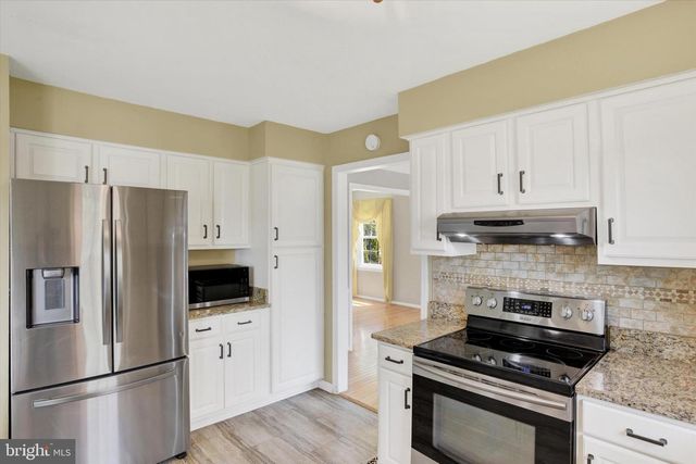 411 HOPI DR, Mechanicsburg, PA 17050
